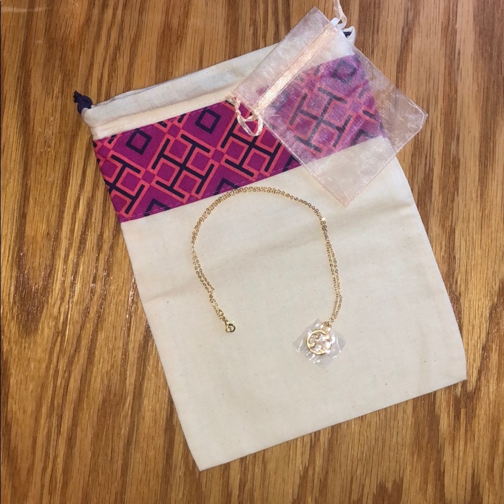 ✨ NEW Small Tory Burch Charm necklace with chain